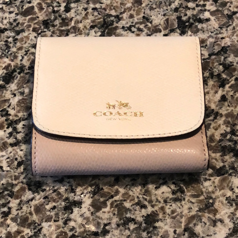 👛 Coach small wallet - LIKE NEW 👛